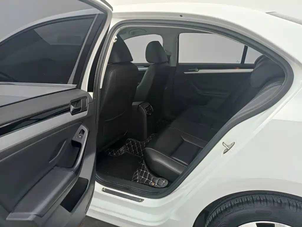 Volkswagen Sagitar — миниатюра 11