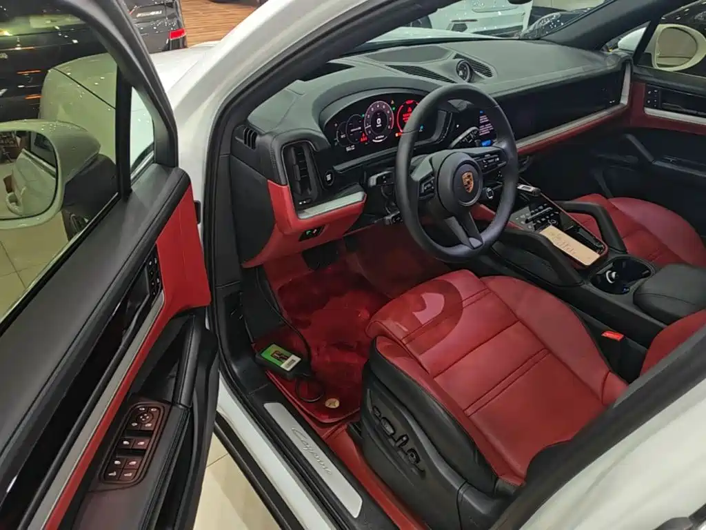 Porsche Cayenne — миниатюра 16
