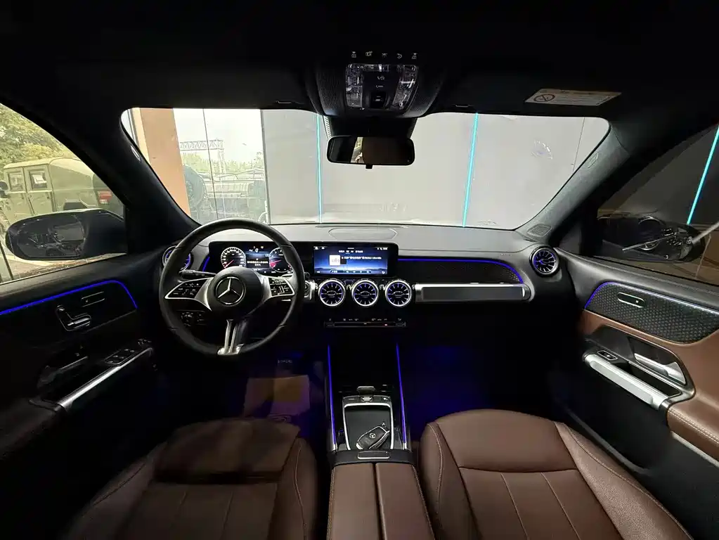 Mercedes-Benz GLB — миниатюра 9