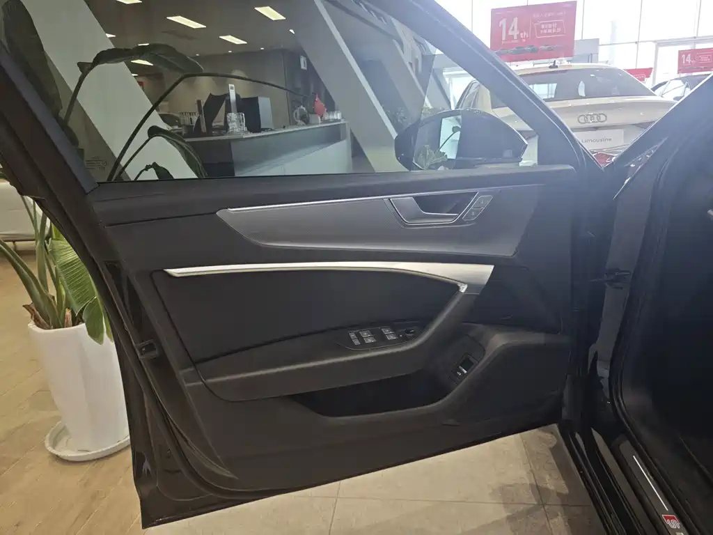 Audi A6L — миниатюра 9