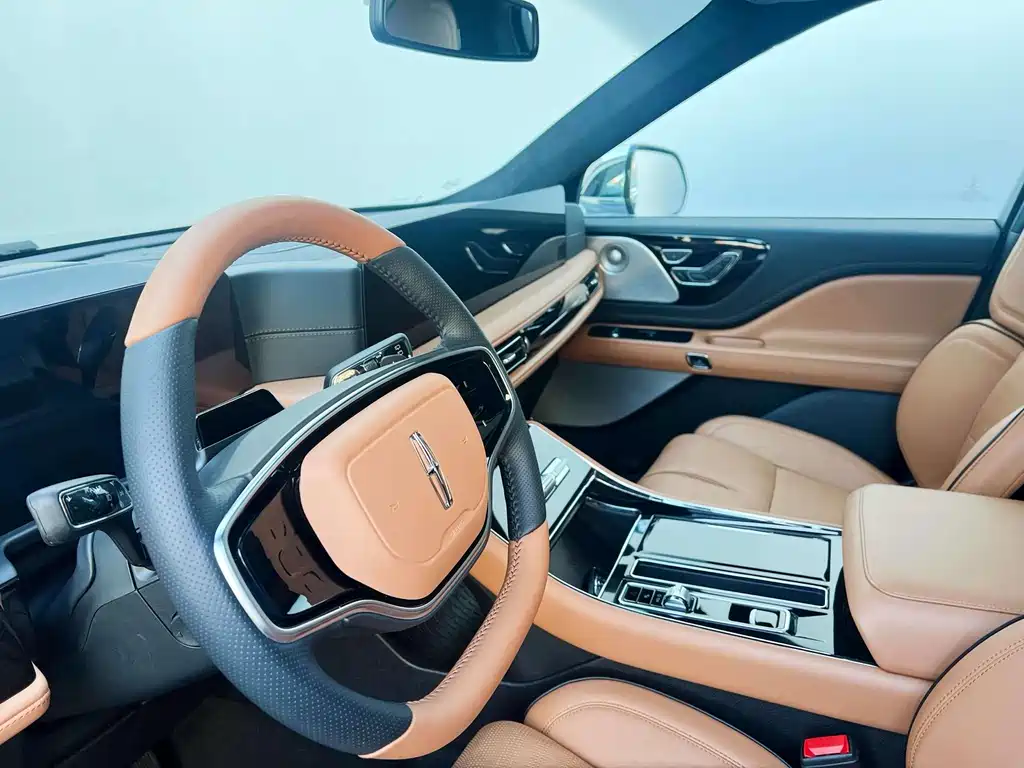 Lincoln Aviator 2024 3.0T V6 мест