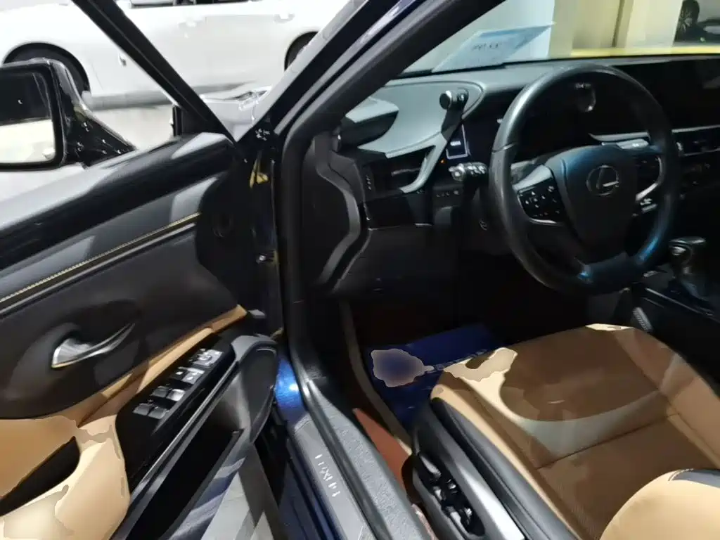 Lexus ES — миниатюра 16