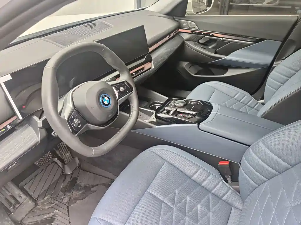 BMW i5 — миниатюра 11