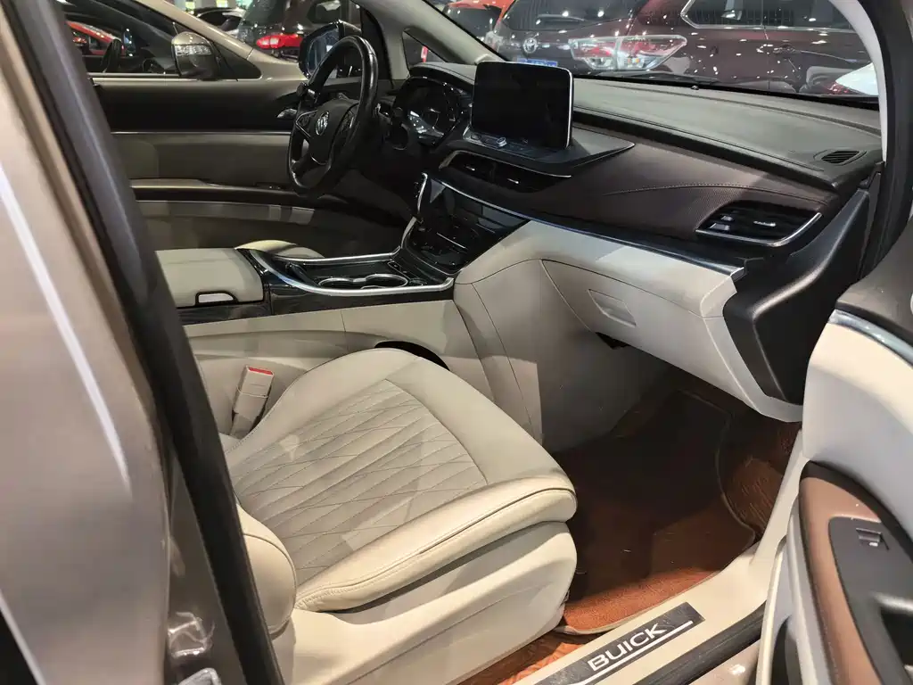 Buick GL8 — миниатюра 15