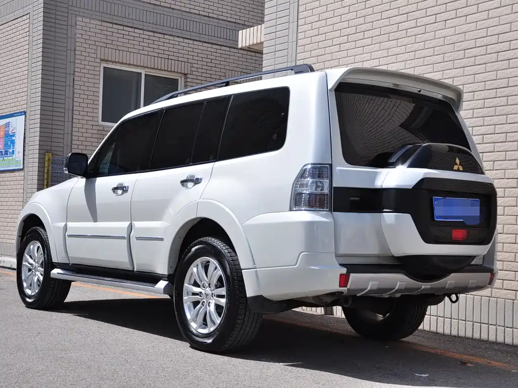 Mitsubishi V97 2019 3.8L GLS