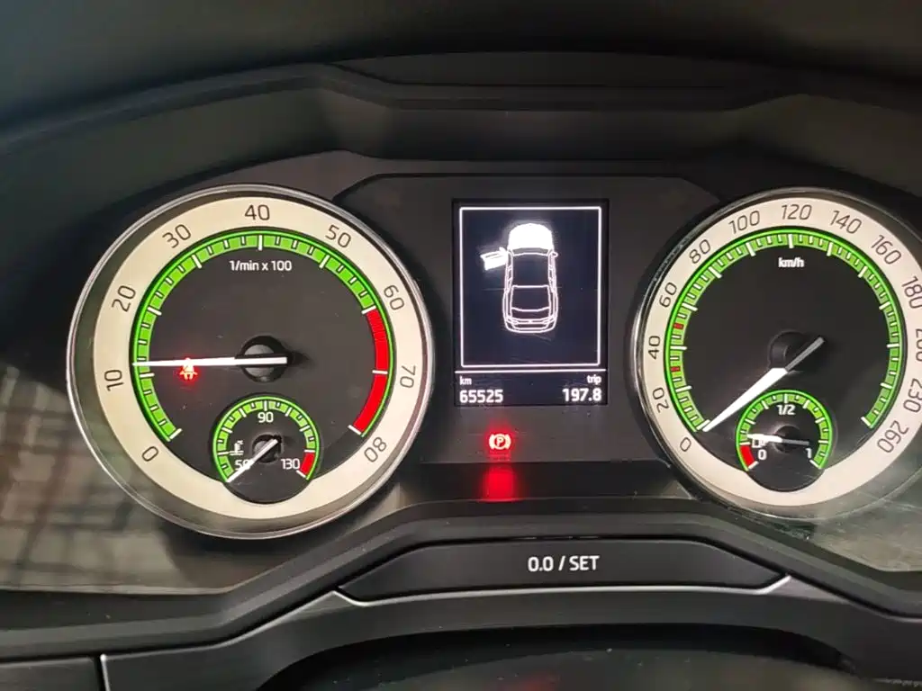 Skoda Superb — миниатюра 12