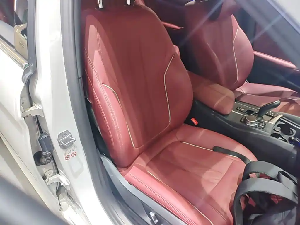 BMW 5 Series — миниатюра 25