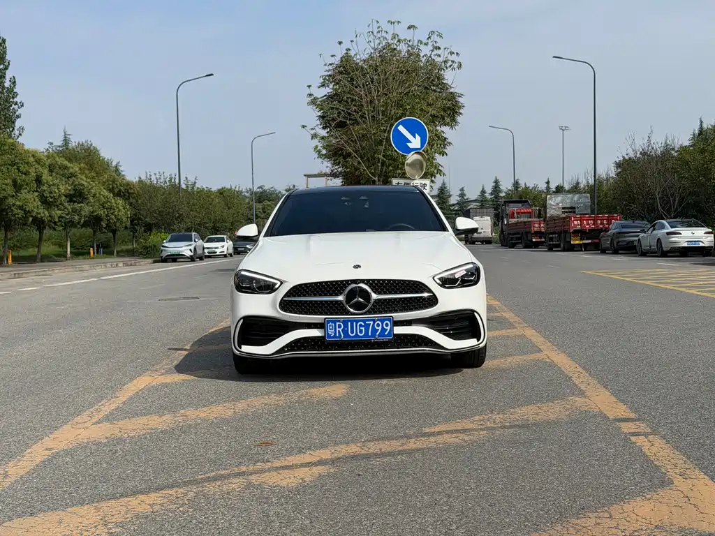 Mercedes-Benz C-Class — миниатюра 2