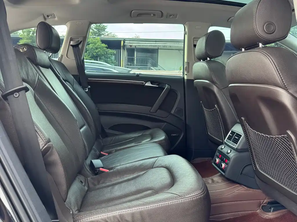 Audi Q7 — миниатюра 18