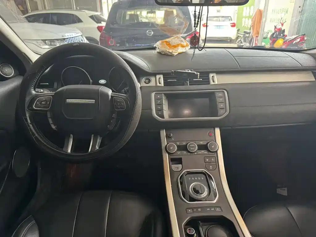 Land Rover Evoque — миниатюра 2