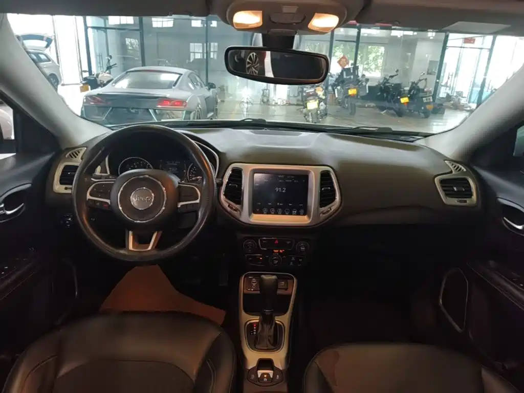Jeep Compass — миниатюра 10