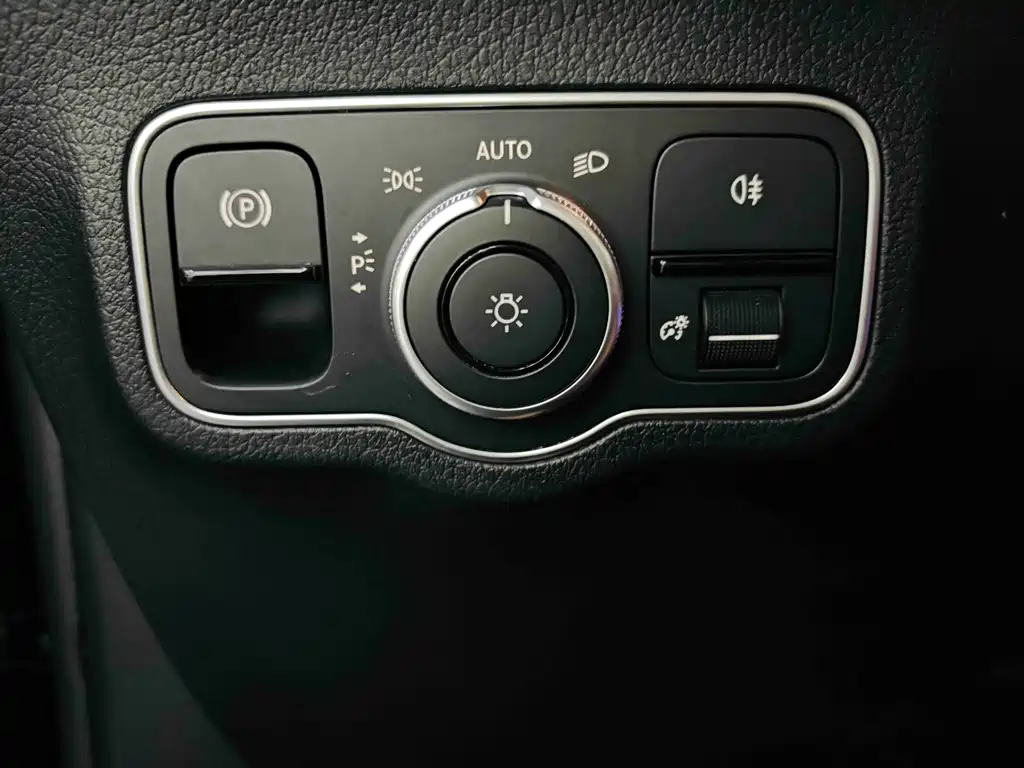 Mercedes-Benz GLB — миниатюра 15