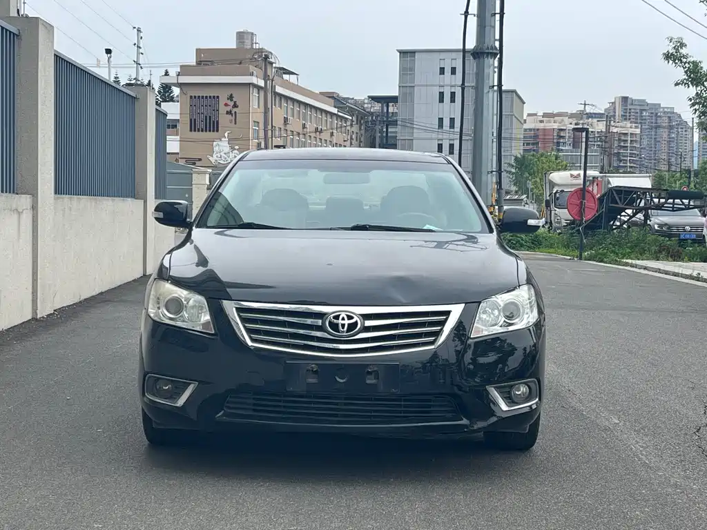 Toyota Camry — миниатюра 2