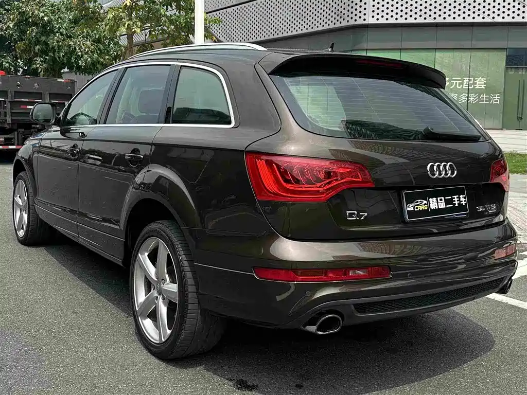 Audi Q7 — миниатюра 9