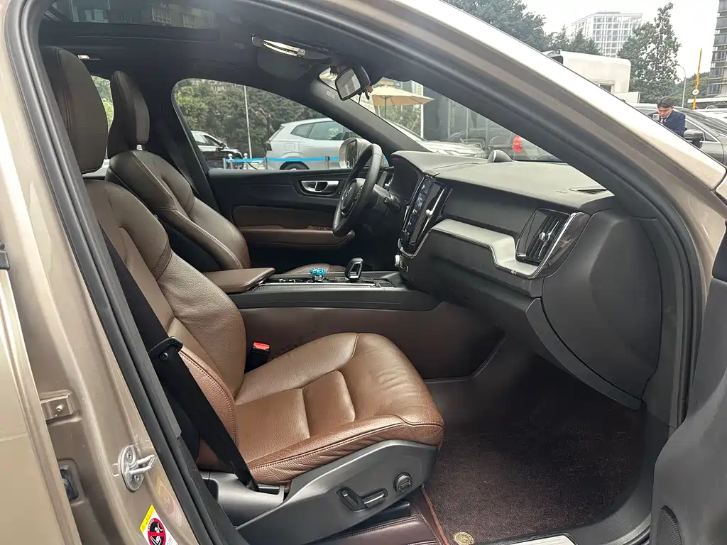 Volvo XC60 — миниатюра 20