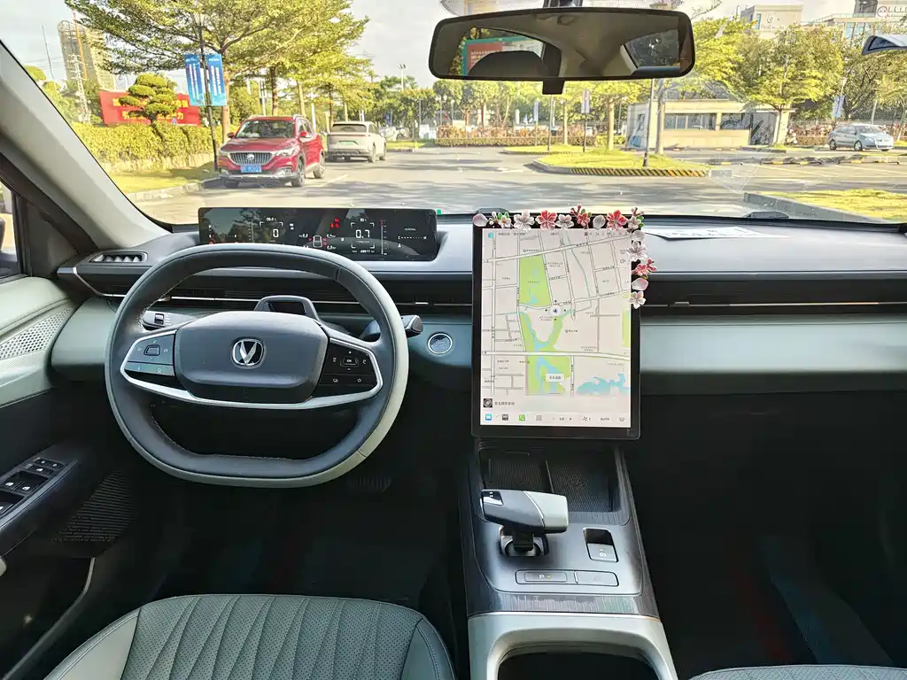 Changan Yida — миниатюра 4