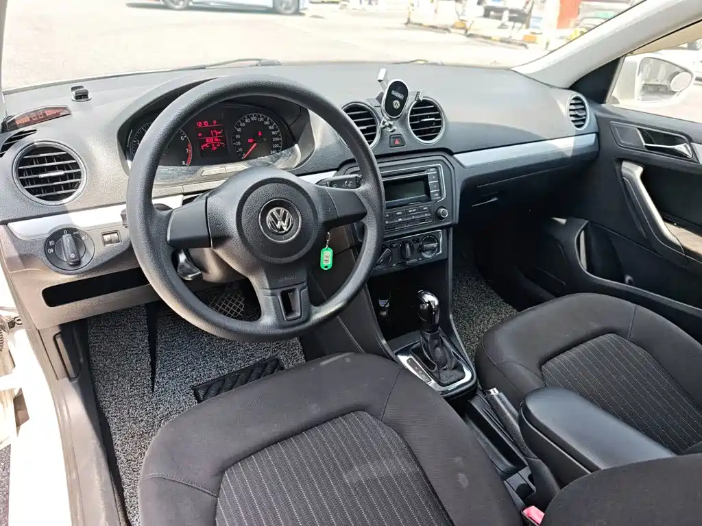 Volkswagen Jetta — миниатюра 12