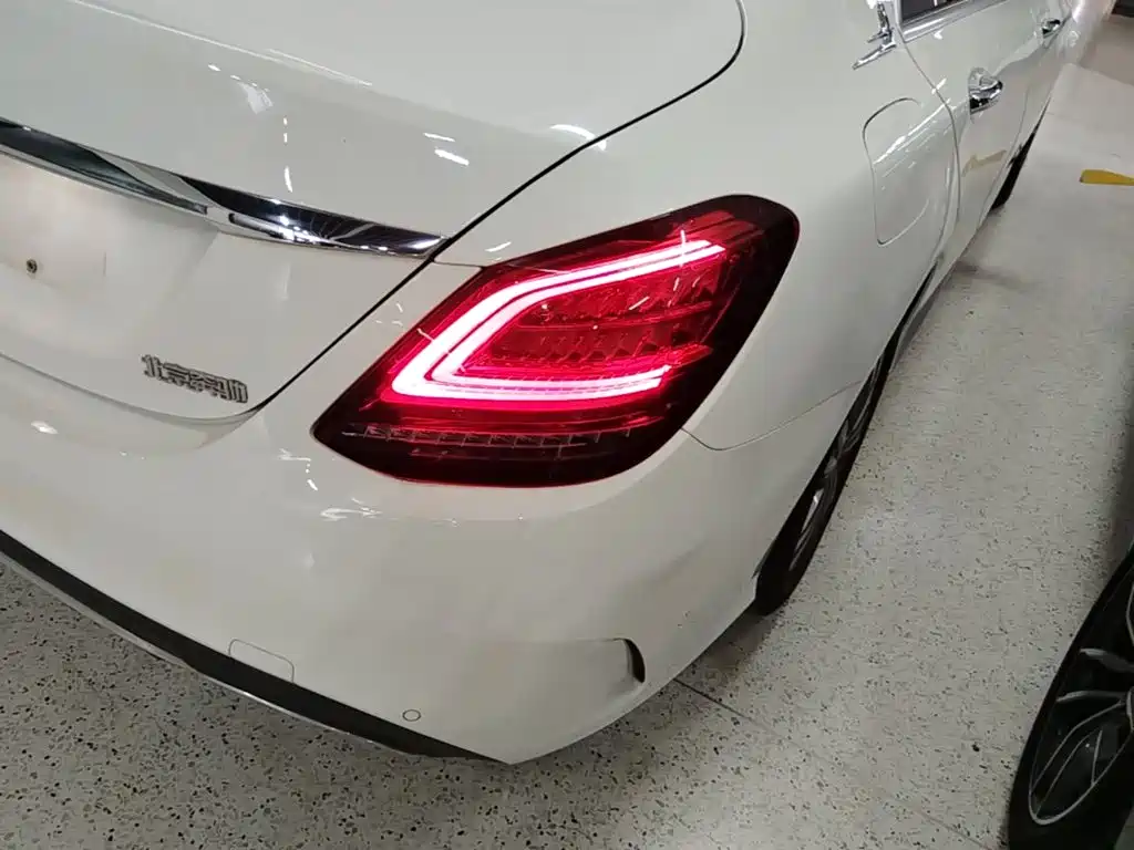 Mercedes-Benz C-Class — миниатюра 8