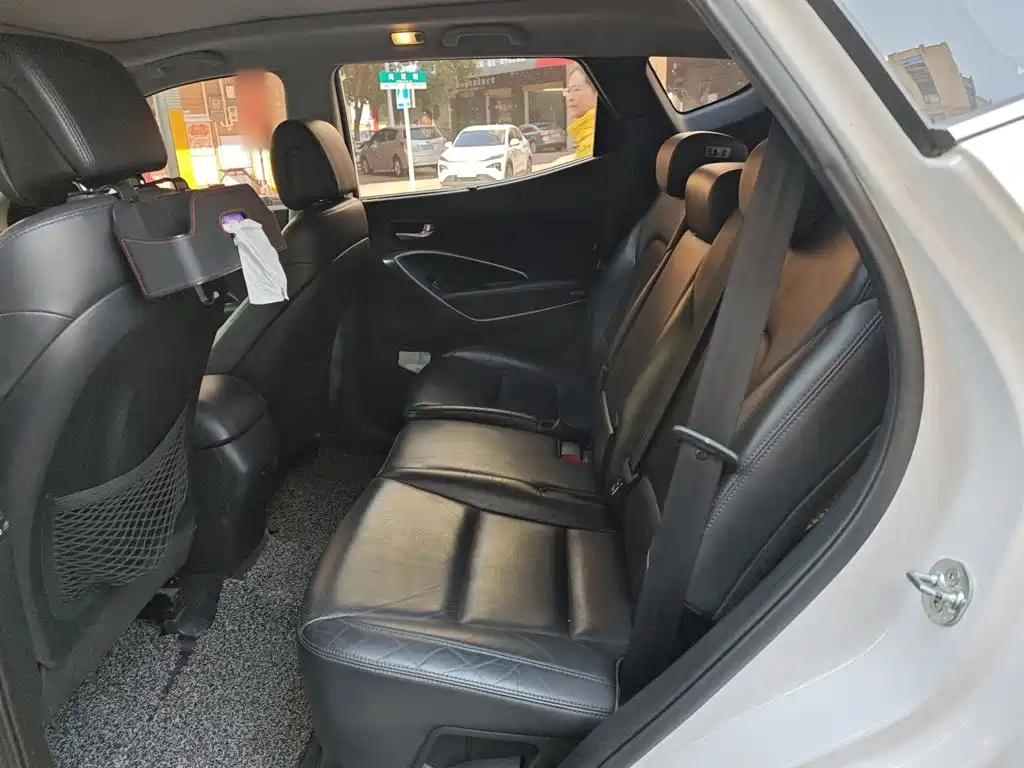 Hyundai Santa Fe — миниатюра 17