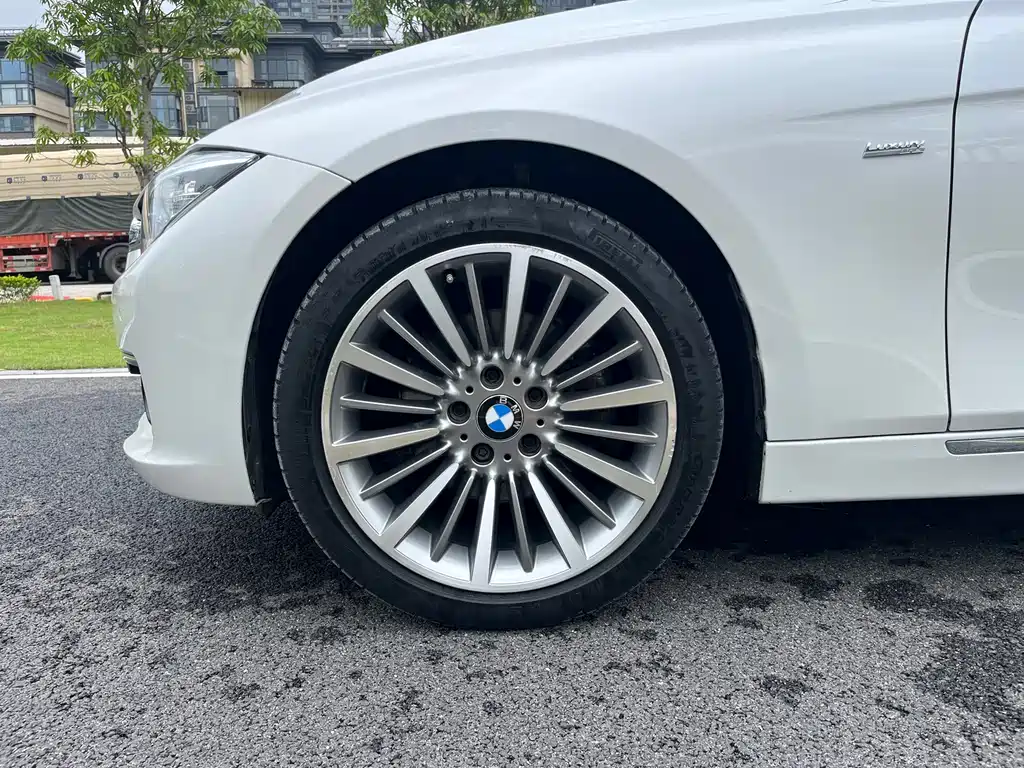 BMW 3 Series — миниатюра 31