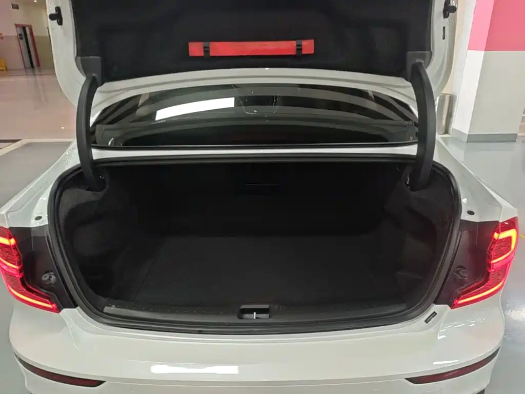 Volvo S60 — миниатюра 19