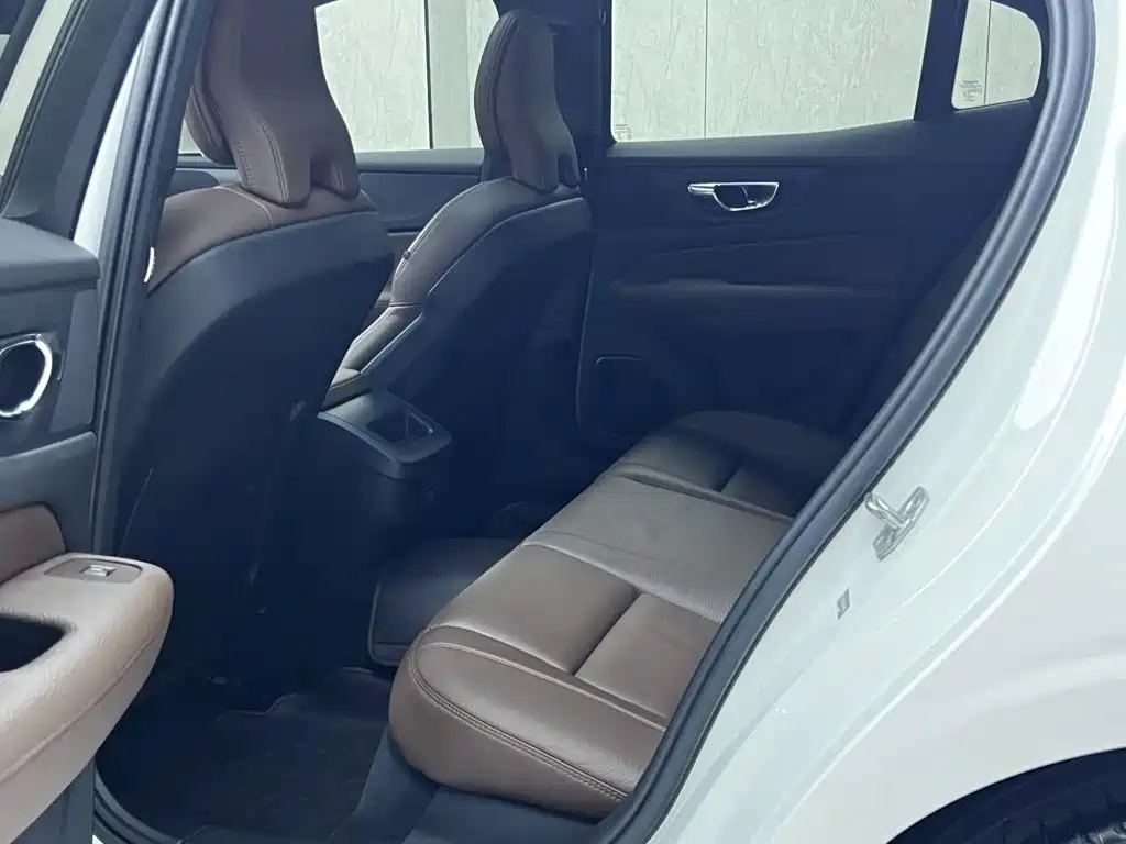 Volvo S60 — миниатюра 6
