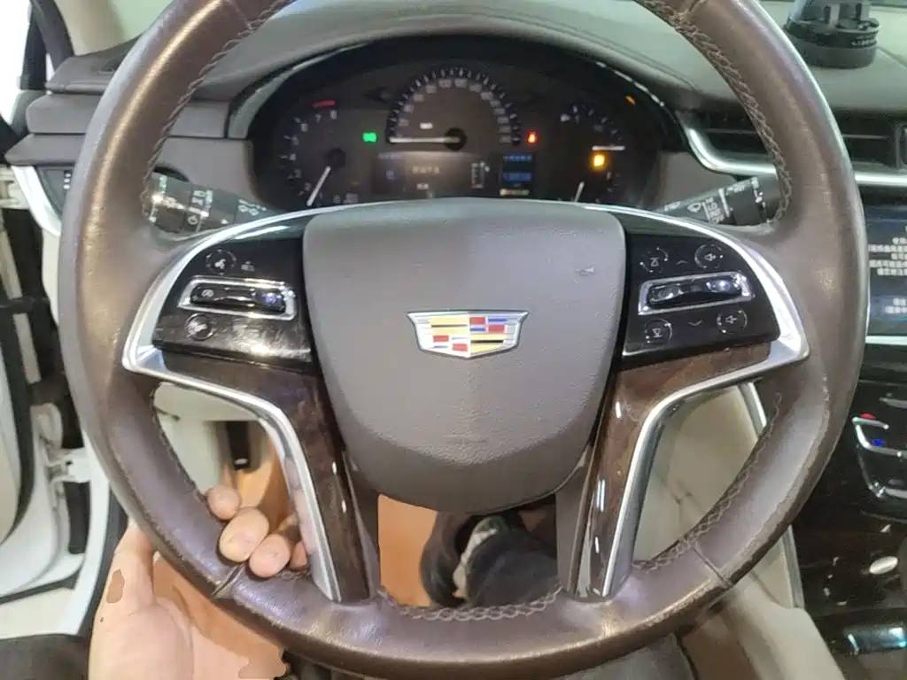 Cadillac XTS — миниатюра 11