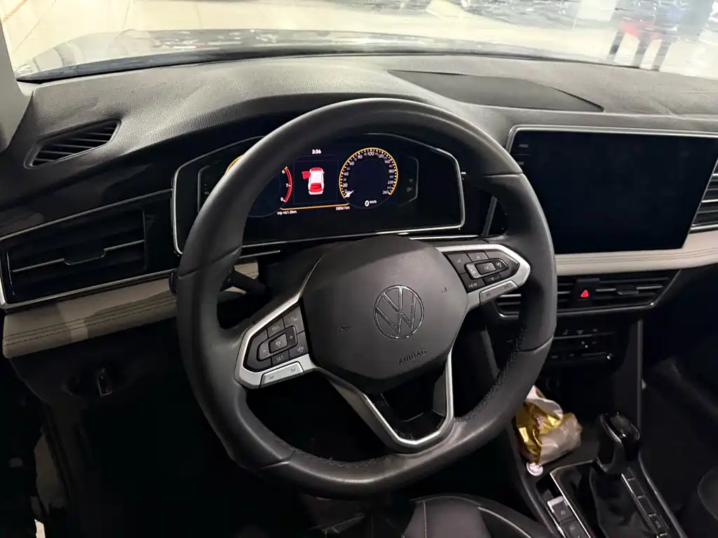 Volkswagen Tiguan L — миниатюра 6
