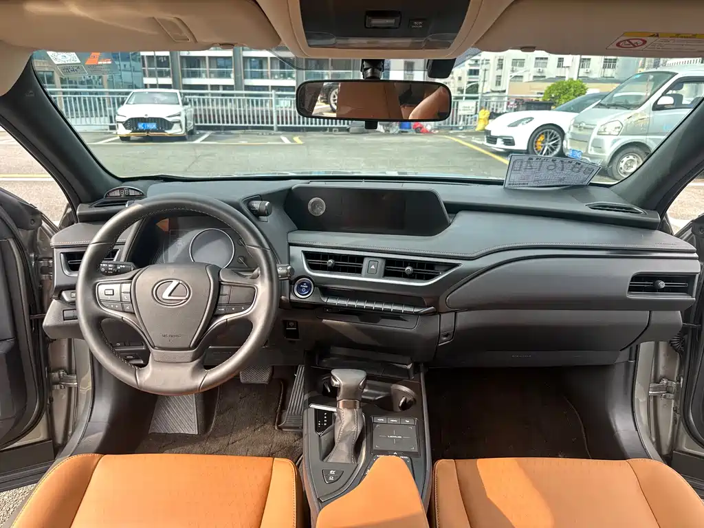 Lexus UX — миниатюра 7