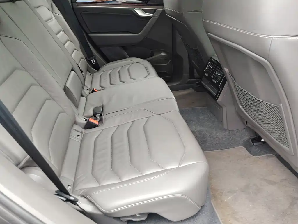 Volkswagen Touareg — миниатюра 16