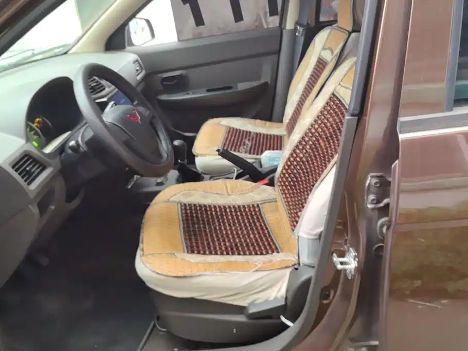 Wuling Hongguang — миниатюра 9