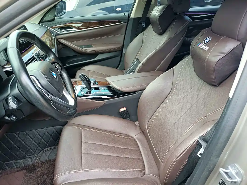 BMW 5 Series — миниатюра 11