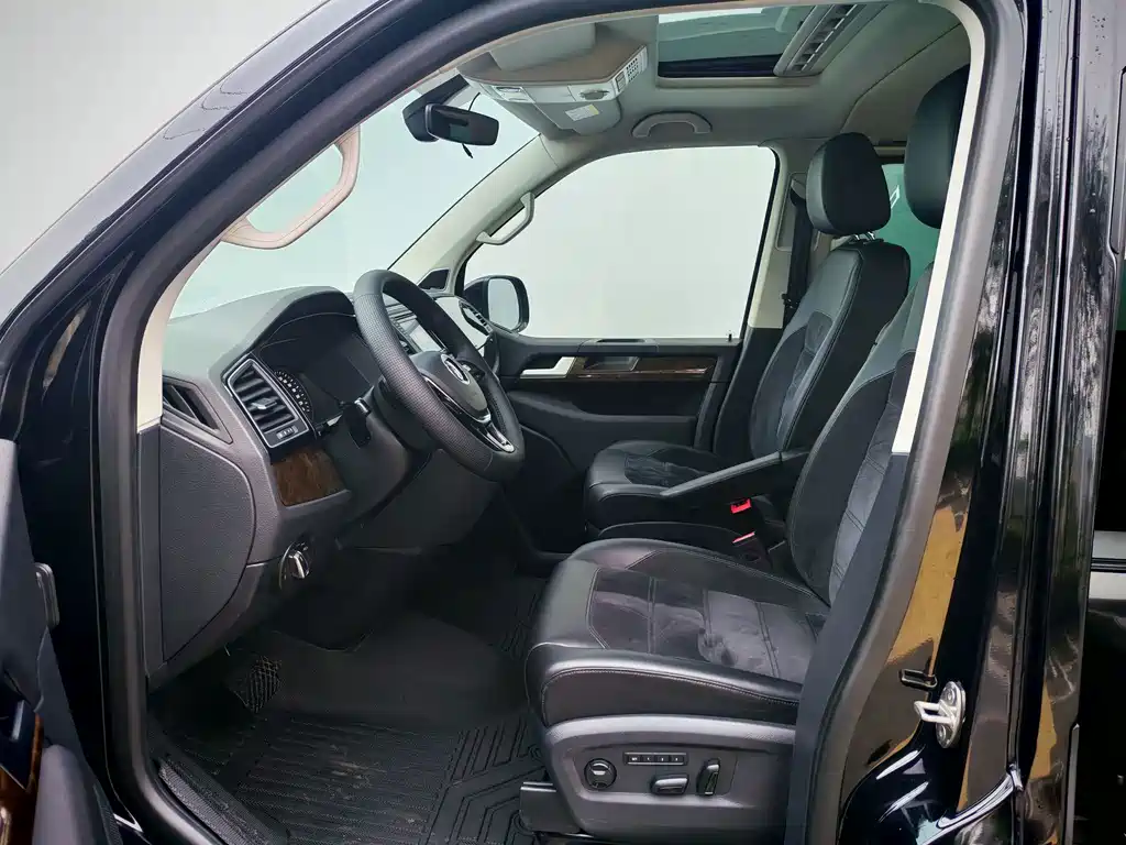 Volkswagen Multivan — миниатюра 7