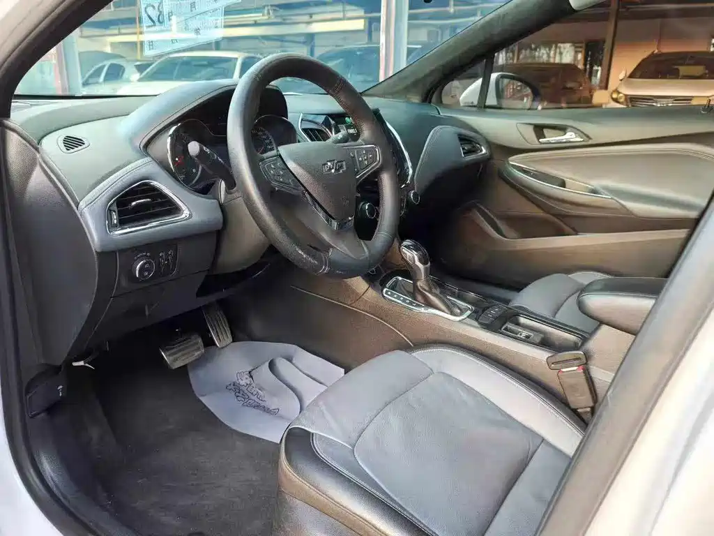 Chevrolet Cruze — миниатюра 6