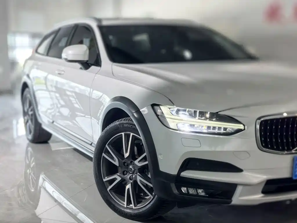 Volvo V90 — миниатюра 3