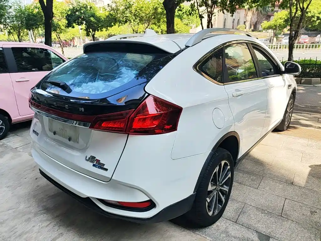 Luxgen U6 — миниатюра 7