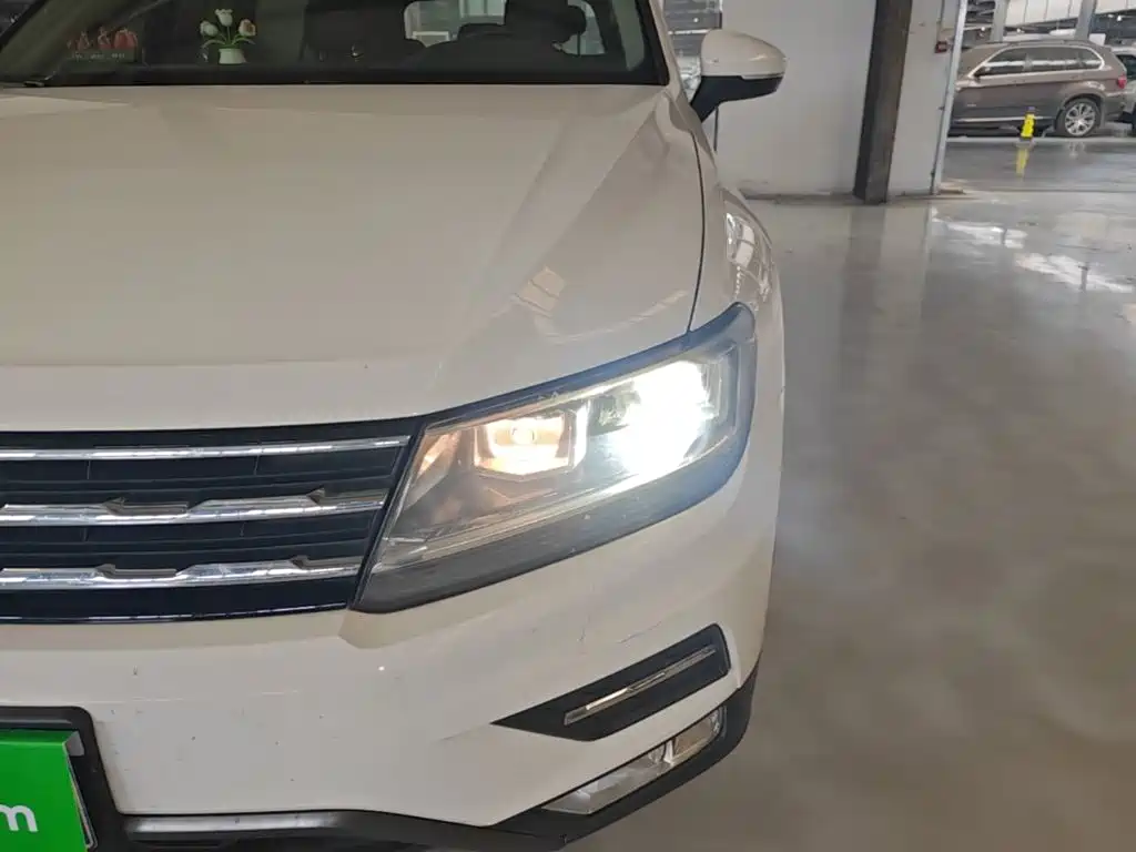 Volkswagen Tiguan L — миниатюра 24