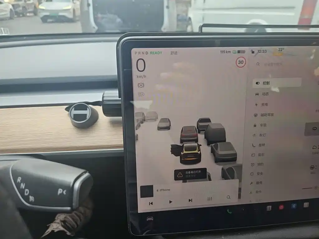 Tesla Model 3 — миниатюра 12