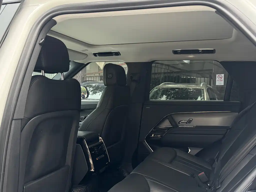 Land Rover Range Rover Sport 2023 — фото 16