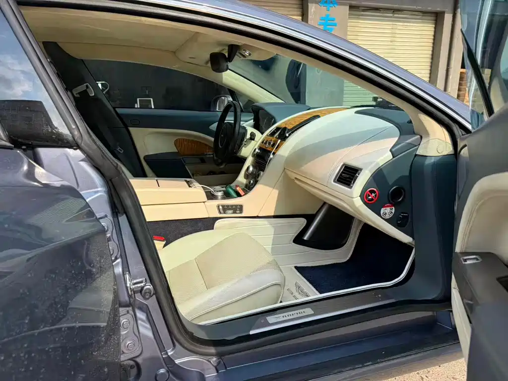 Aston Martin Rapide 2010 6.0L