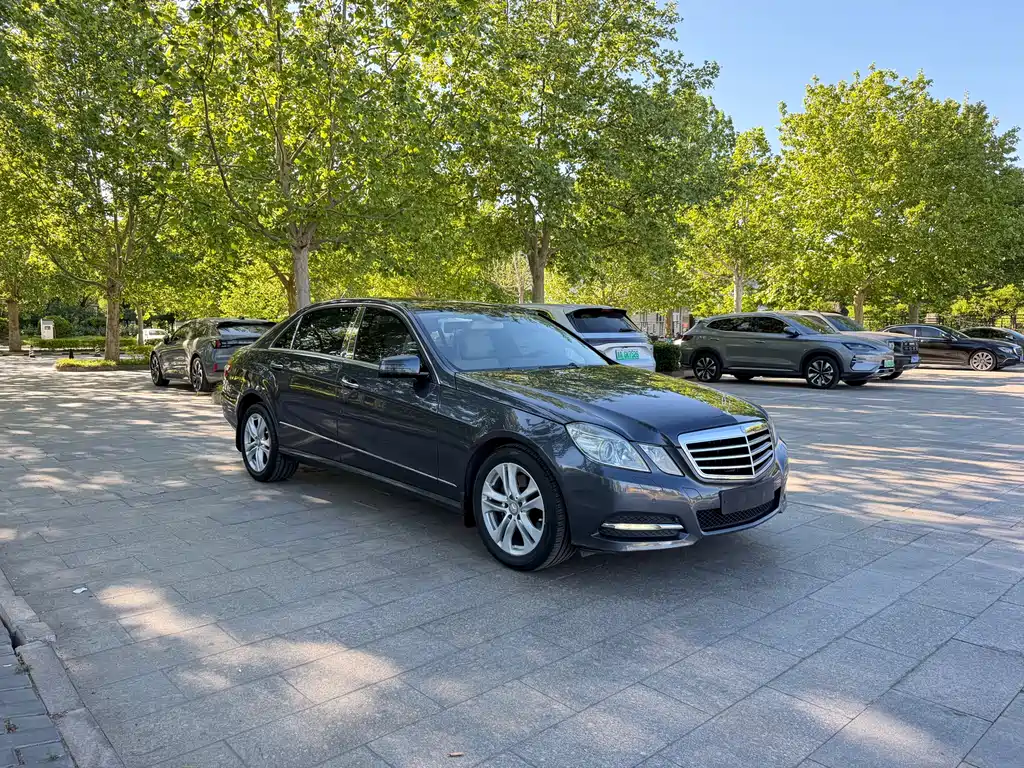 Mercedes-Benz E-Class E 2010 E 300 L Fashion