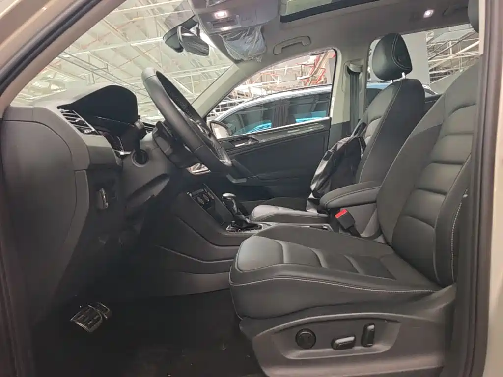 Volkswagen Tiguan L — миниатюра 20