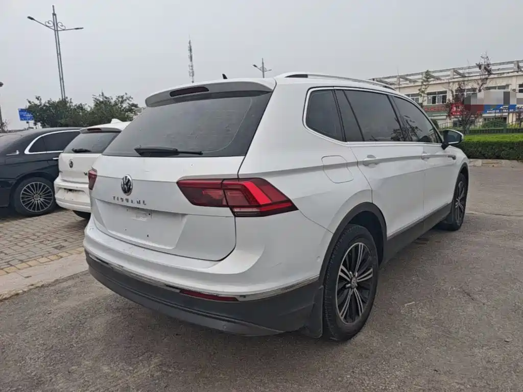 Volkswagen Tiguan L — миниатюра 7