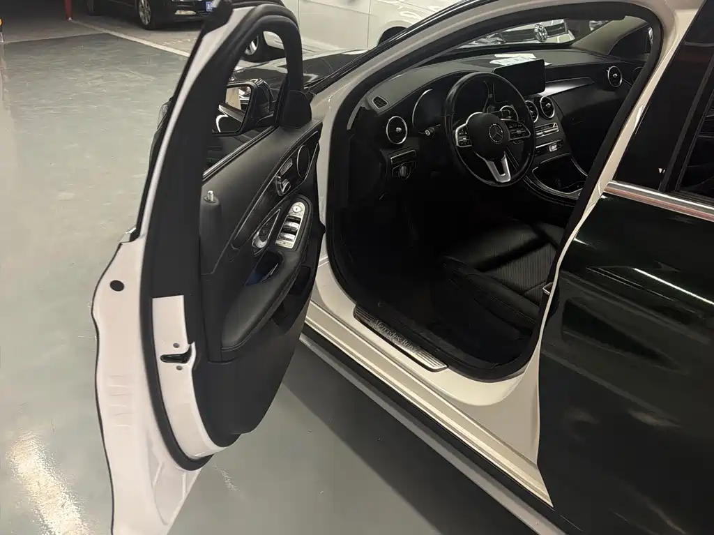 Mercedes-Benz C-Class — миниатюра 8