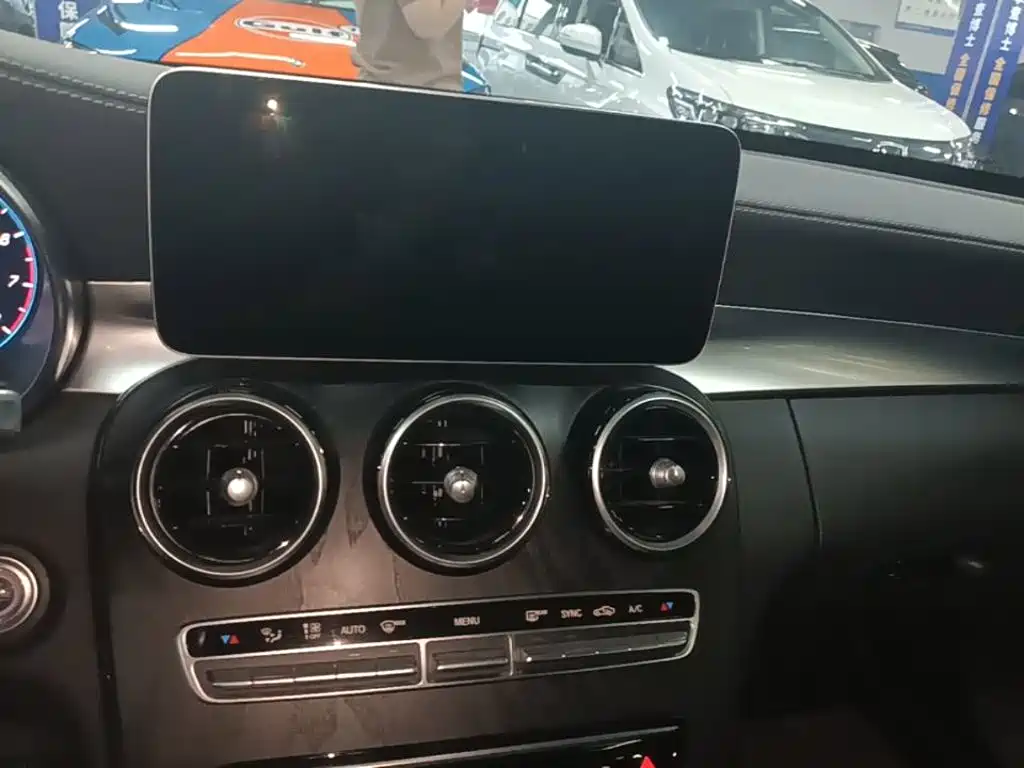 Mercedes-Benz C-Class — миниатюра 13