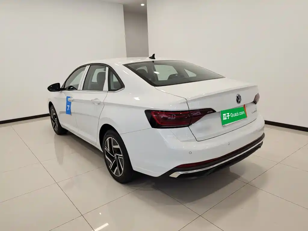 Volkswagen Sagitar 2026 3000 300TSI DSG