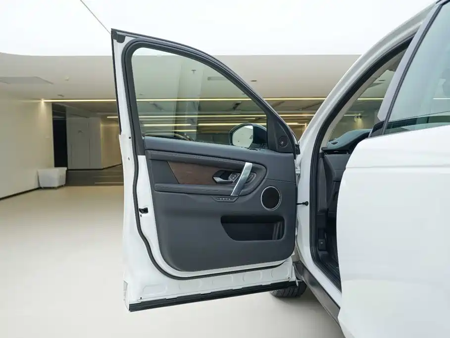 Land Rover Discovery Sport — миниатюра 15