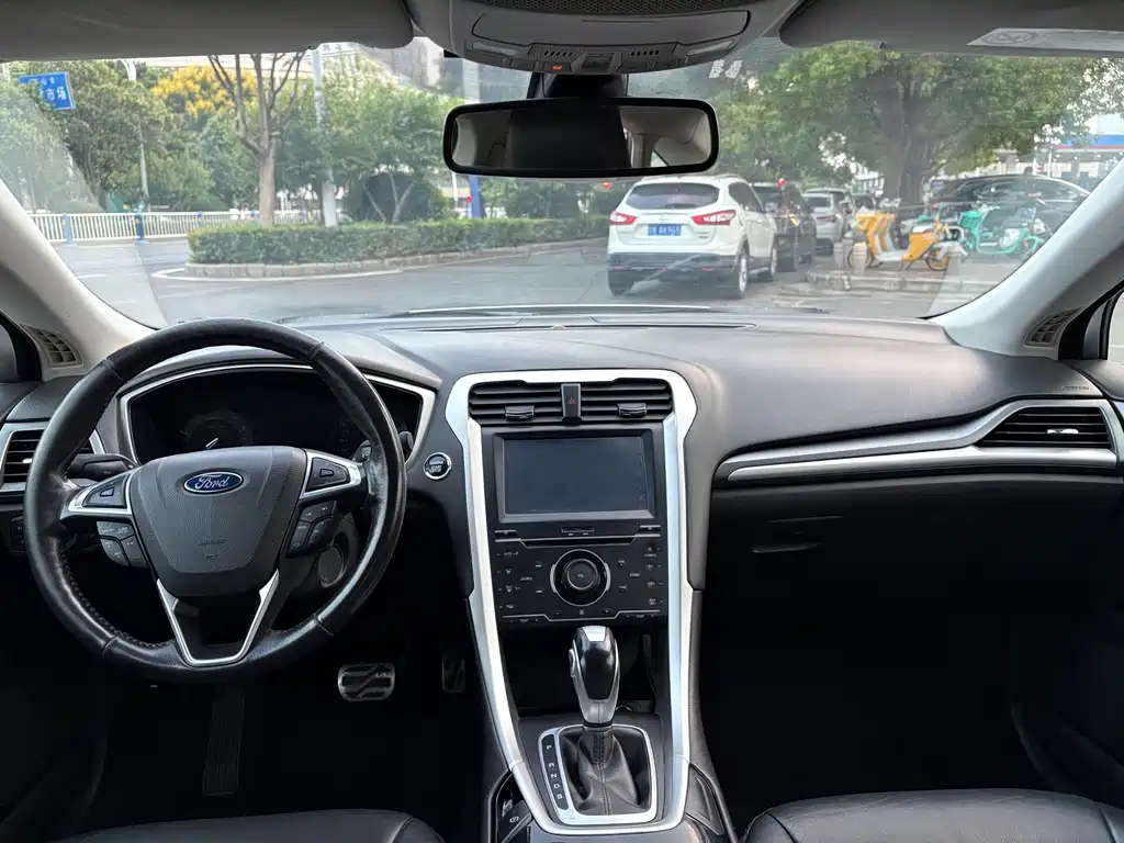 Ford Mondeo — миниатюра 6