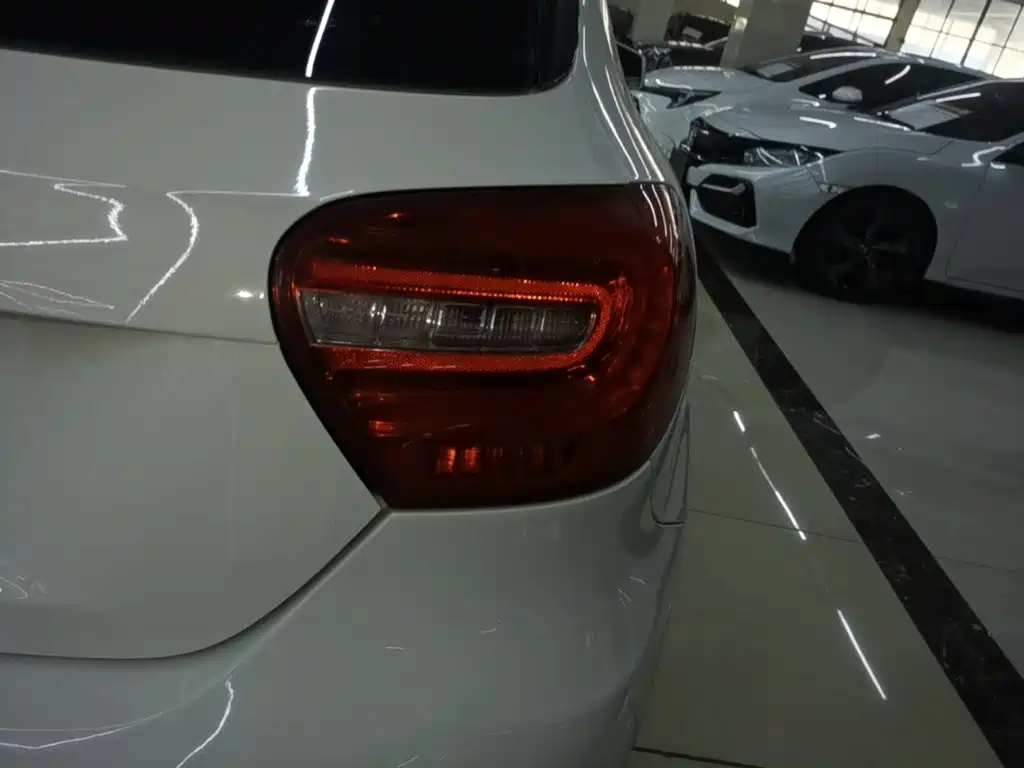 Mercedes-Benz A-Class (Import) — миниатюра 8