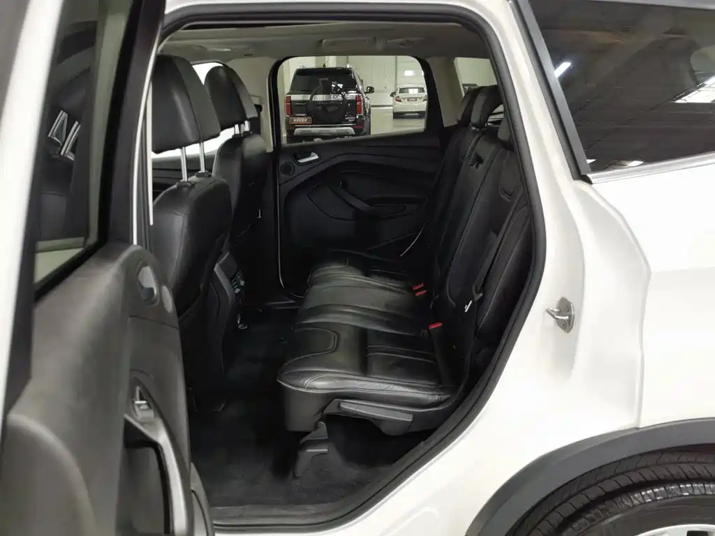 Ford Kuga — миниатюра 15